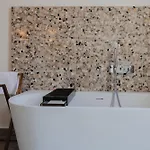 Iconic Ortigia - Caraccess Primelocation Diningguide